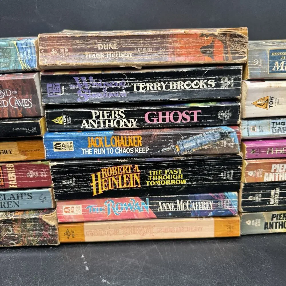 Lot Of 21 Vintage Sci-fi & Fantasy Books Dune Space Odyssey McCaffrey & More